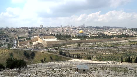 Jerusalem,-Israel-old-city-at-the-Western-Wall-and-the-Dome-of-the-Rock