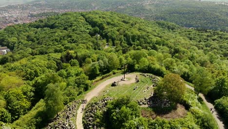 Antenne-des-Birkenkopf-Stuttgart-Überflug-in-die-Innenstadt