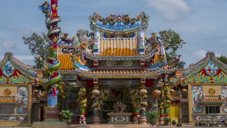 Timelapse-del-templo-chino-con-nube-y-cielo