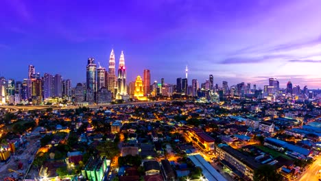 Kuala-Lumpur-paisaje-urbano-histórico-viaje-lugar-de-Malasia-4K-día-a-lapso-de-tiempo-de-la-noche