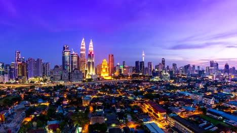 Kuala-Lumpur-paisaje-urbano-histórico-viaje-lugar-de-Malasia-4K-día-a-lapso-de-tiempo-de-la-noche