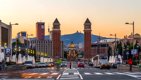 Timelapse-Barcelona-City-Plaza-de-España-am-Sonnenuntergang-Sommersaison,-Spanien