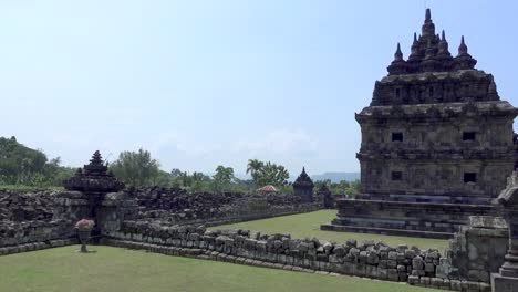 Buddhistischer-Tempel-in-Magelang,-Java,-Indonesien