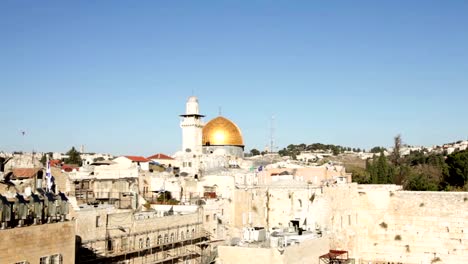 Dome-of-the-Rock-and-the-Western-Wall-in-Jerusalem