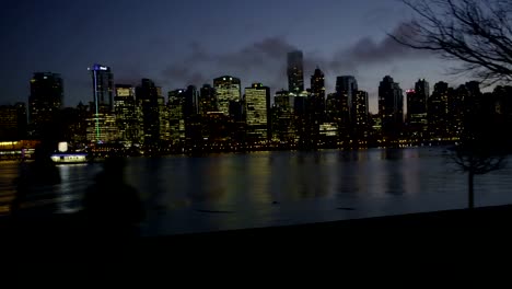 Vancouver-Nacht-Skyline-03