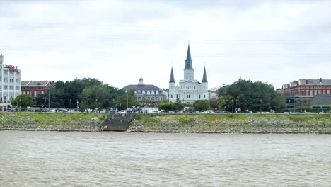 Vecindario-French-Quarter-de-Nueva-Orleáns-visto-desde-el-río-MIssissippi