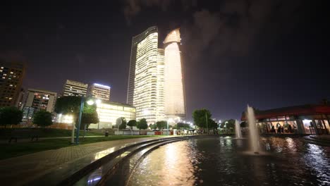 golden-vista-al-edificio-time-lapse-de-abu-dhabi