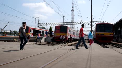 Commuter-Transportation-in-Jakarta