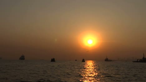 Sunset-over-the-ships-in-the-sea-near-the-Indian-city-of-Mumbai