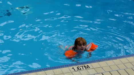 Mother-and-Daughter-in-the-Pool-2