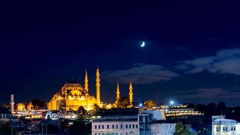 Timelapse-de-la-famosa-Mezquita-de-Süleymaniye-en-Estambul-por-la-noche