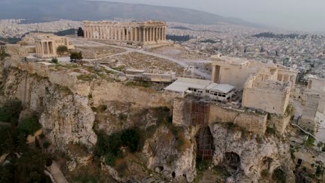 Luftaufnahme-der-alten-Zitadelle-der-Akropolis-von-Athen-in-Griechenland