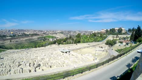 Monte-de-los-olivos-y-el-viejo-cementerio-judío-con-vista-panorámica-de-Jerusalén,-Israel,