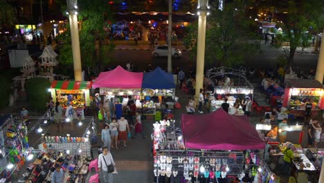 berühmte-Nacht-Phuket-Insel-Patong-Straßenmarkt-auf-dem-Dach-slow-Motion-Panorama-4k-thailand