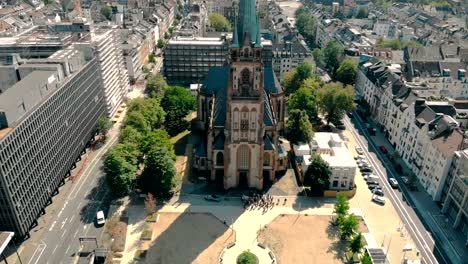 Vista-aérea-drone.-Alemania-Dusseldorf-Iglesia-San-Pedro.-Panorama-de-dusseldorf