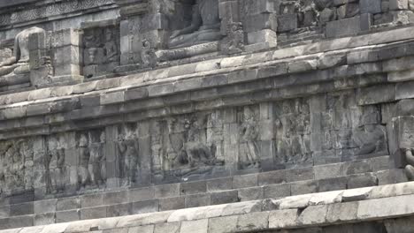 Borobudur,-o-Barabudur-es-un-templo-de-budista-Mahayana-del-siglo-9-en-Magelang,-Java-Central,-Indonesia