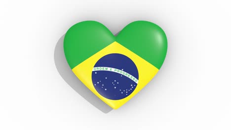 Corazón-en-colores-de-la-bandera-de-Brasil,-pulsos,-lazo