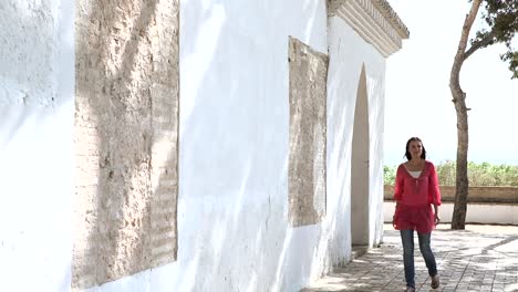 Woman-walking-on-holiday