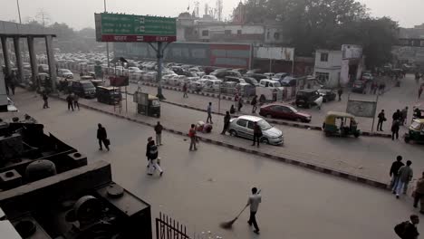 Indians-on-the-streets-of-New-Delhi,-India