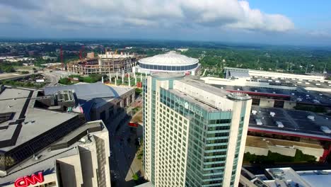 video-cenital-de-centro-de-la-ciudad-de-Atlanta,-Georgia