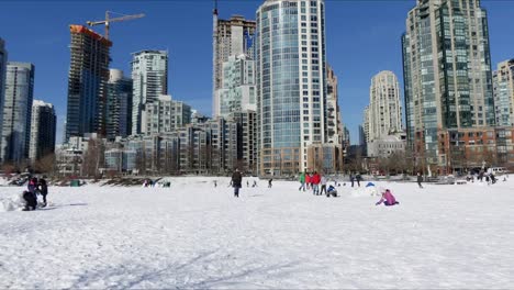 Timelapse-children-playing-winter