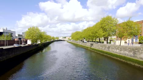 Panorama-in-Sunny-day-of-Liffey-Bridge-in-Dublin,-Ireland