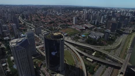 Puente-Estaiada-en-Sao-Paulo,-Brasil