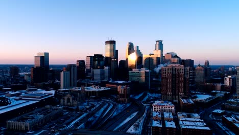 Antena-horizonte-Minneapolis---puesta-de-sol-de-colores