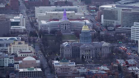 Luftaufnahme-des-Colorado-State-Capitol-Building-und-Denver-City-und-County-Building