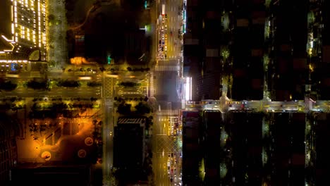 noche-iluminada-taipei-tráfico-céntrico-cruce-aéreo-panorama-4k-timelapse-Taiwán