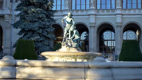 Sommer-Brunnen-in-Budapest-Stadt