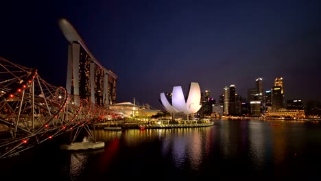 Die-Innenstadt-von-Singapur-City-in-Marina-Bay-Gegend-in-der-Nacht.-Financial-District-und-Wolkenkratzer-Gebäude.