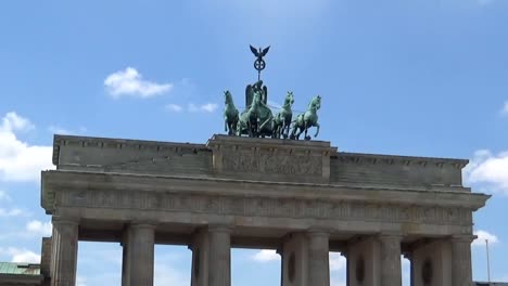 oben-auf-dem-Brandenburger-Tor