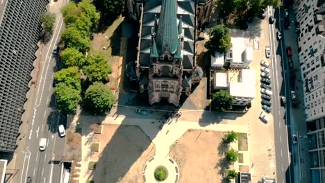 Vista-aérea-drone.-Alemania-Dusseldorf-Iglesia-San-Pedro.-Panorama-de-dusseldorf