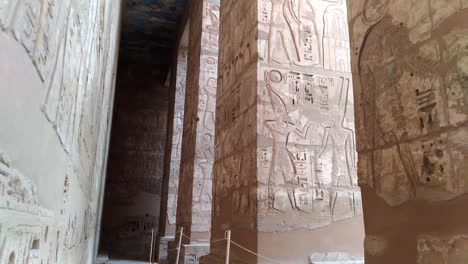 Beautiful-ancient-Temple-of-Medina-Habu.-Egypt,-Luxor.