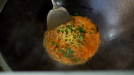 Street-food-vendor-prepared-Indonesian-Noodles