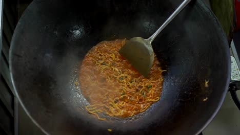 Aceh-noodles-with-beef-and-vegetable