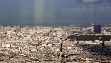 Paris,-France---November-20,-2014:-overview-shot-of-the-cemetary-Pere-Lachaise-in-Paris.