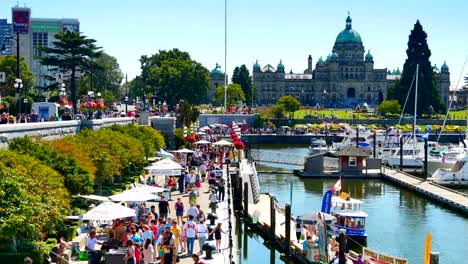 VIctoria-BC-Buskers-de-negocios-y-turistas