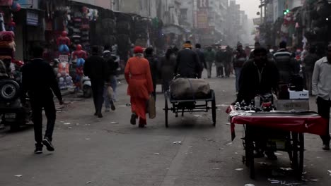 Indios-en-las-calles-de-Nueva-Delhi,-India