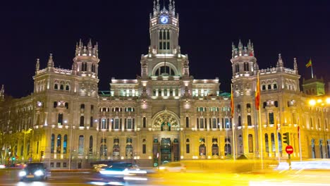 Madrid-de-luz-de-noche-placa-de-la-Cibeles-Exponer-Oficina-tráfico-vista-a-la-calle-4-K-lapso-de-tiempo-de-España