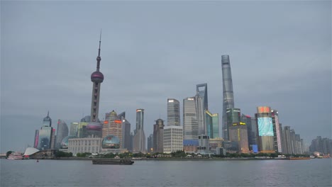 Hyperlaspe-Zimmer-mit-Blick-auf-den-Garten-von-Yu,-Shanghai,-China