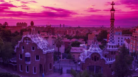 Park-Guell-diseñado-por-Antoni-Gaudi-en-Barcelona.-Sunrise-en-Barcelona