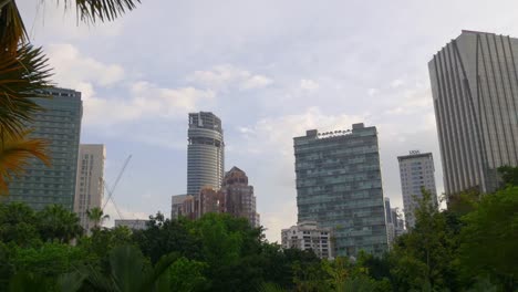 Malasia-la-noche-soleada-klcc-centro-panorama-a-pie-kuala-lumpur