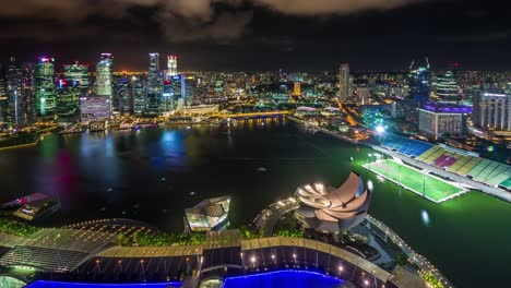 Nacht-Licht-Dach-Panorama-anzeigen-4-k-Zeitraffer-vom-berühmten-Hotel-Singapur