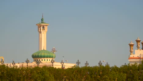 Moschee-gegen-den-blauen-Himmel-in-Sharm-El-Sheikh-Ägypten