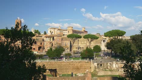 Italien-Rom-Sonnentag-Forum-romanum-Stadtpanorama-4k