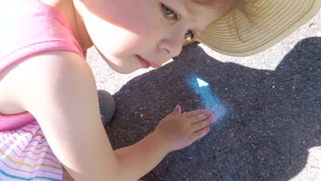 Kids-chalk-drawing