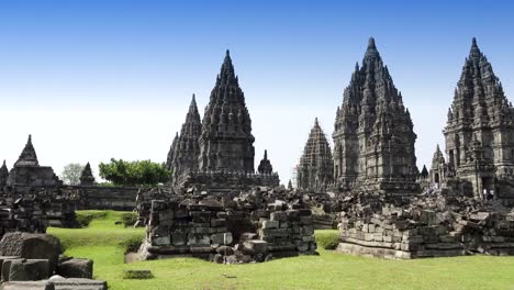 Candi-Prambanan-o-Candi-Rara-Jonggrang-es-un-templo-hindú-del-siglo-9-en-Java-Central,-Indonesia