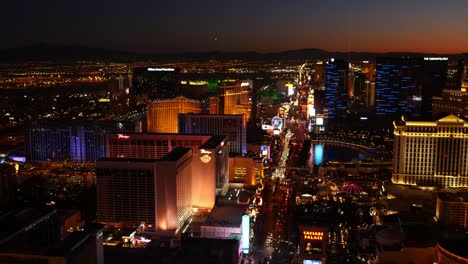 Vista-aérea-de-las-Vegas,-Nevada-del-Strip-de-Las-Vegas-de-noche